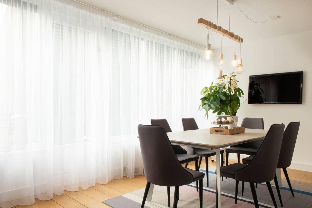 Spacious apartment with terrace and parking - Image 6