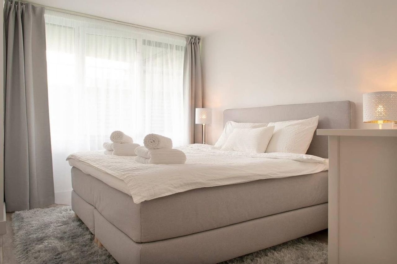 Spacious apartment with terrace and parking - Image 19