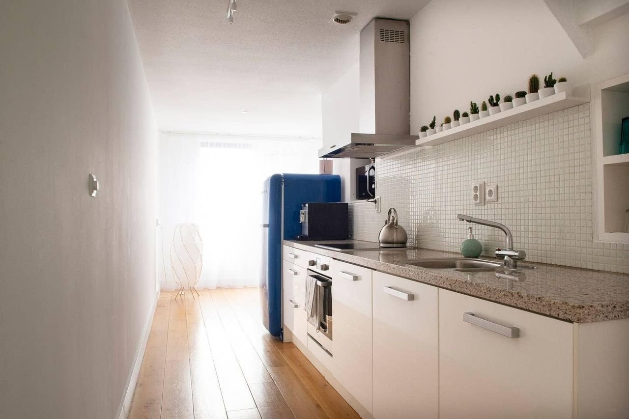 Spacious apartment with terrace and parking - Image 9