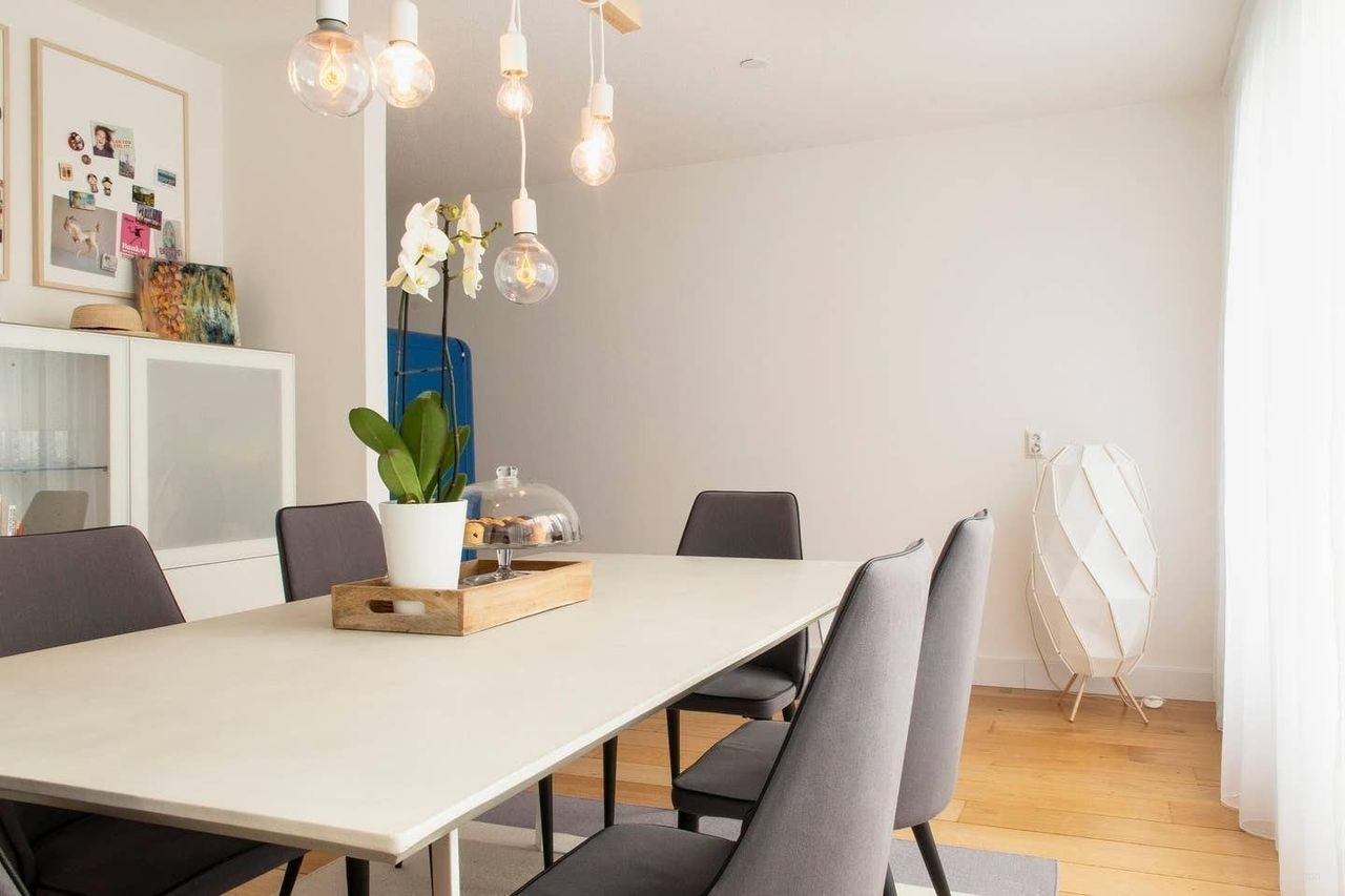 Spacious apartment with terrace and parking - Image 7