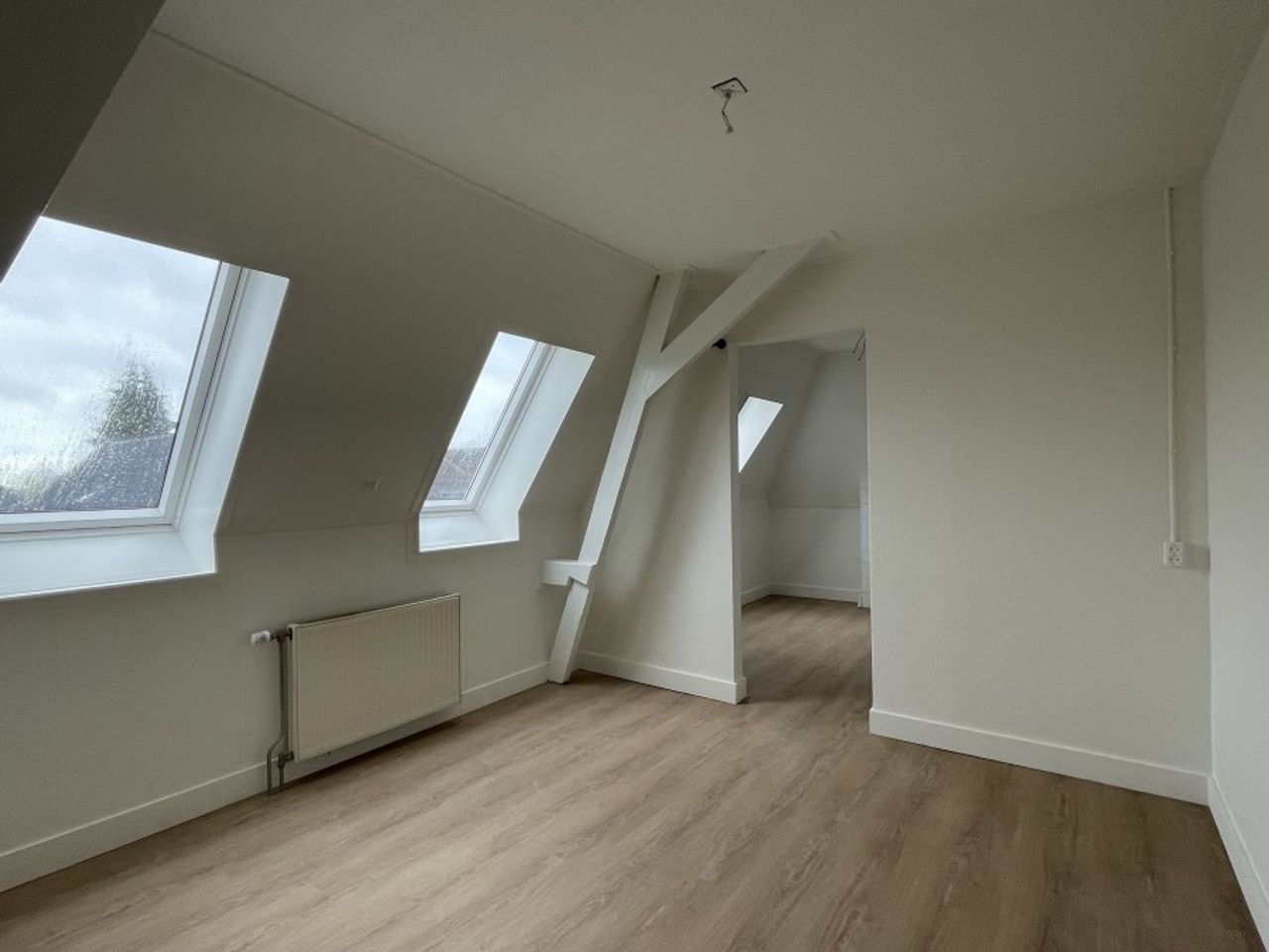Bright room (25m²) in the Sonsbeek district - Image 3