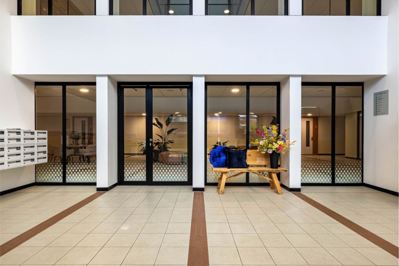 Modern apartment (77 m²) in the center of Almelo - Image 14