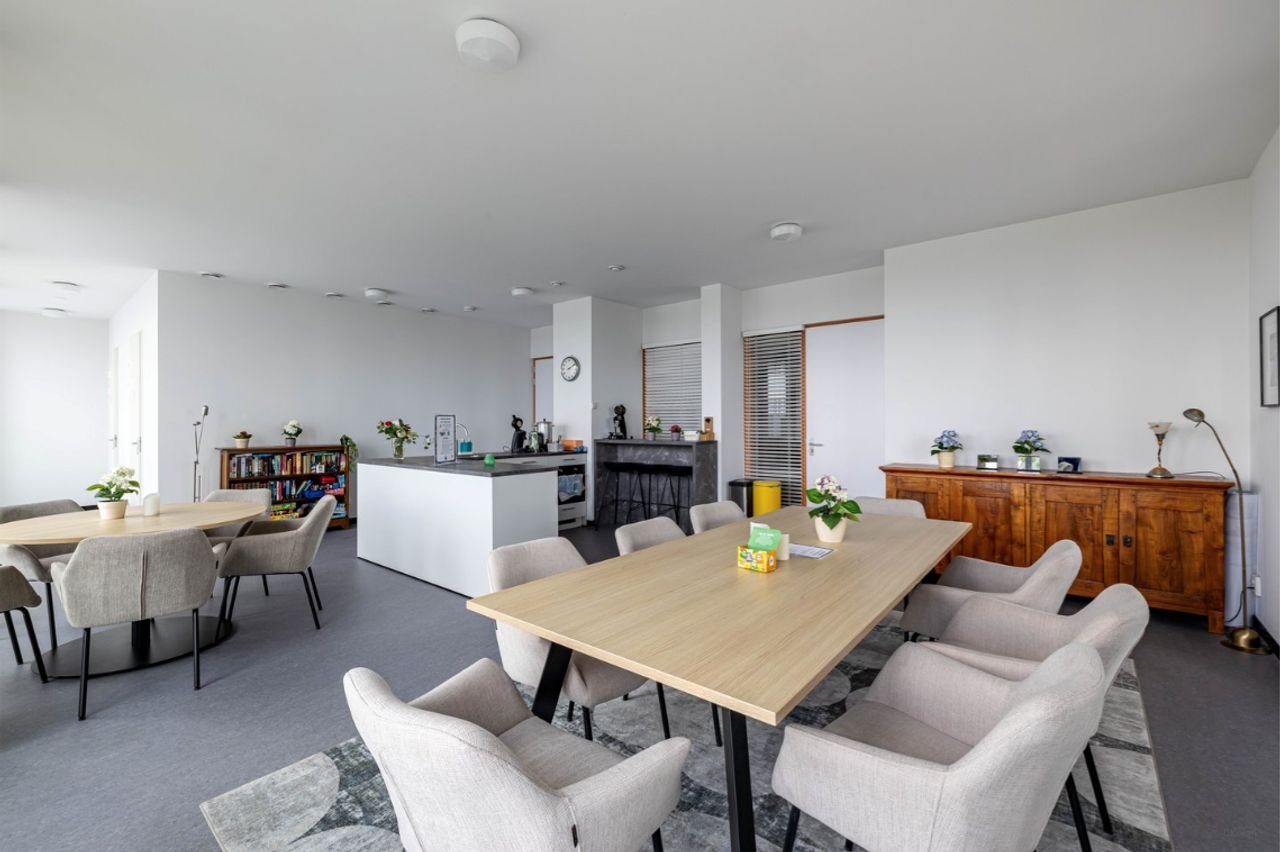 Modern apartment (77 m²) in the center of Almelo - Image 18
