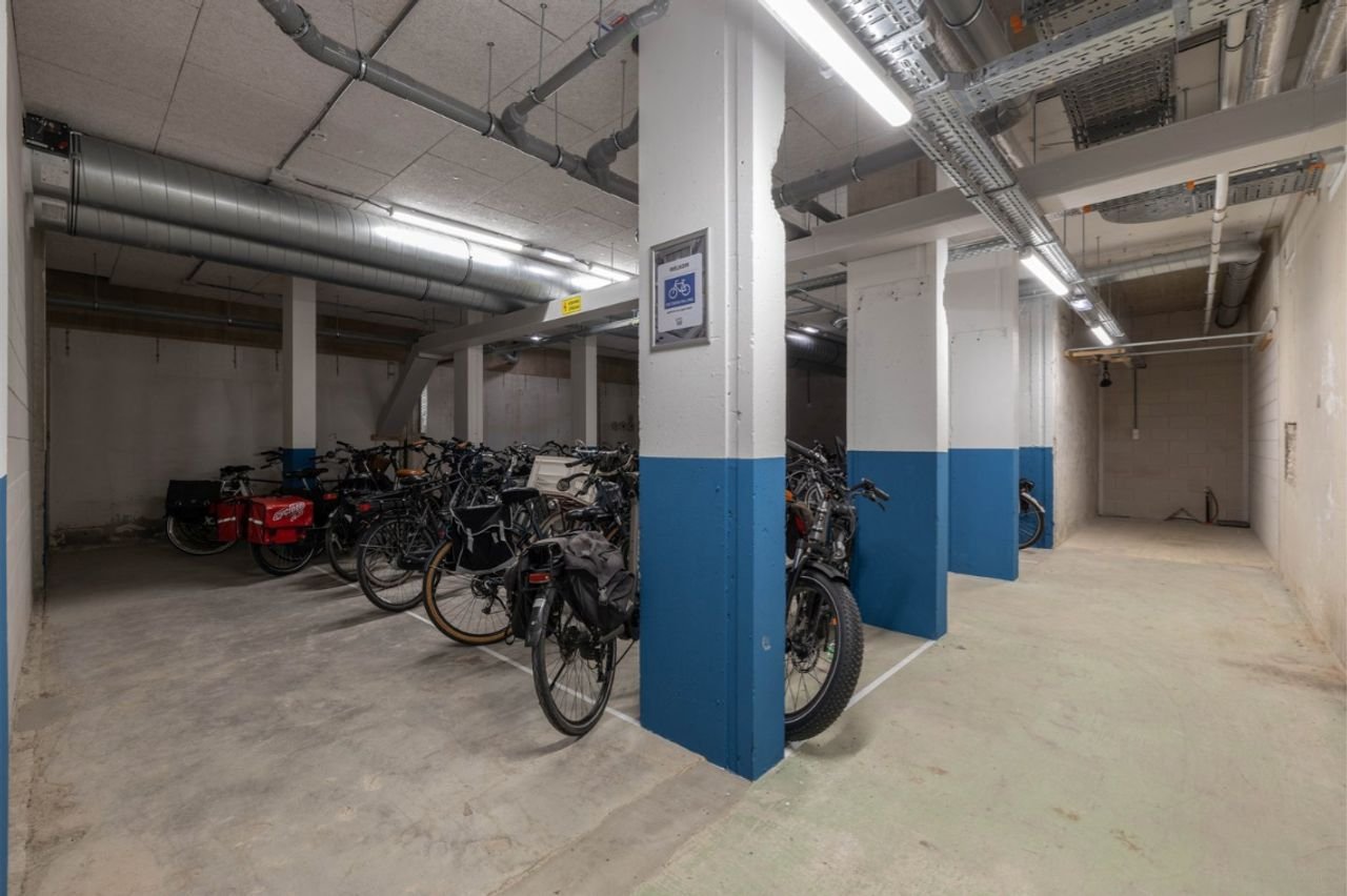 Modern apartment (77 m²) in the center of Almelo - Image 16