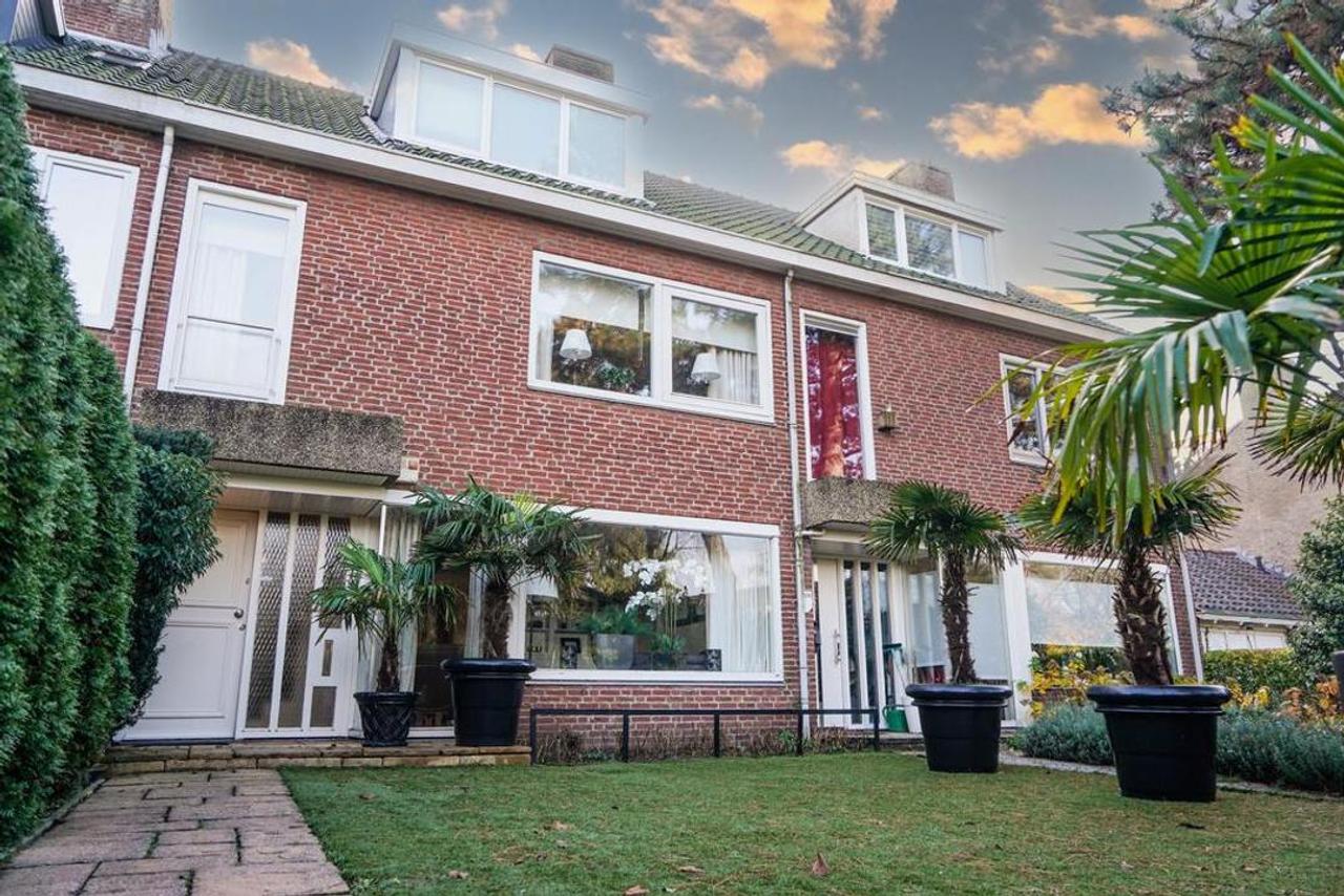 Furnished townhouse with garden in Wassenaar - Image 40