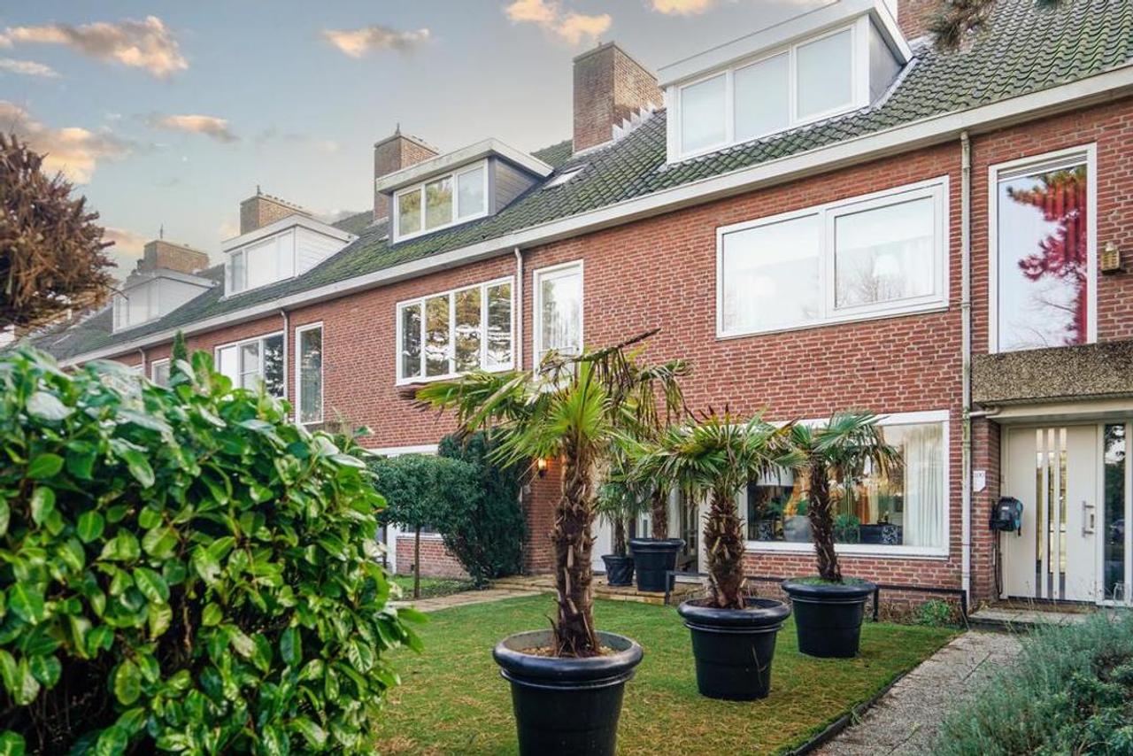 Furnished townhouse with garden in Wassenaar - Image 43