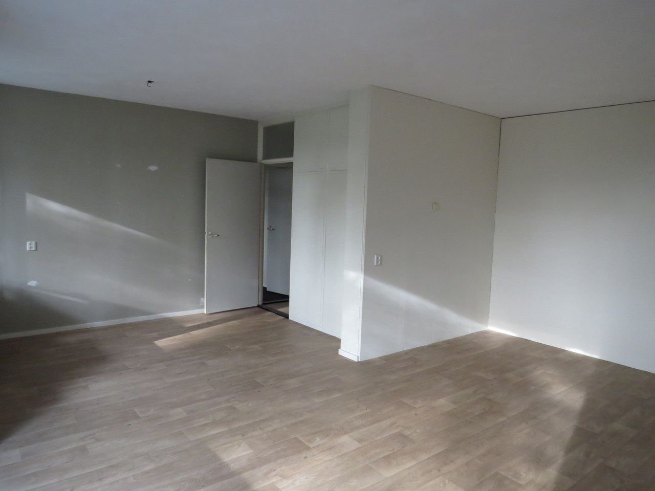 2-bedroom apartment surrounded by greenery - Image 5