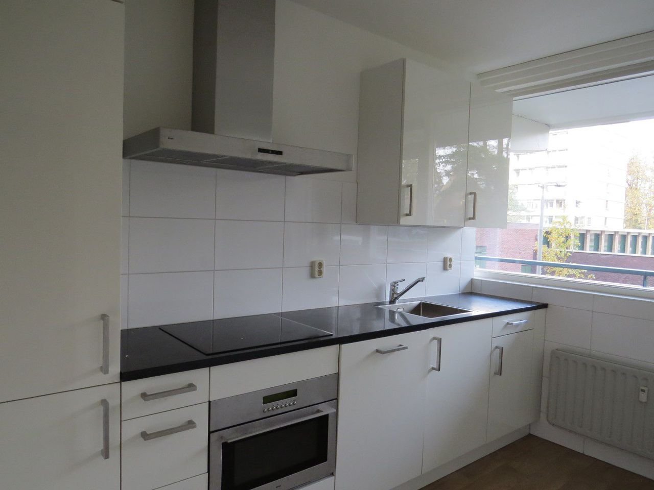 2-bedroom apartment surrounded by greenery - Image 6