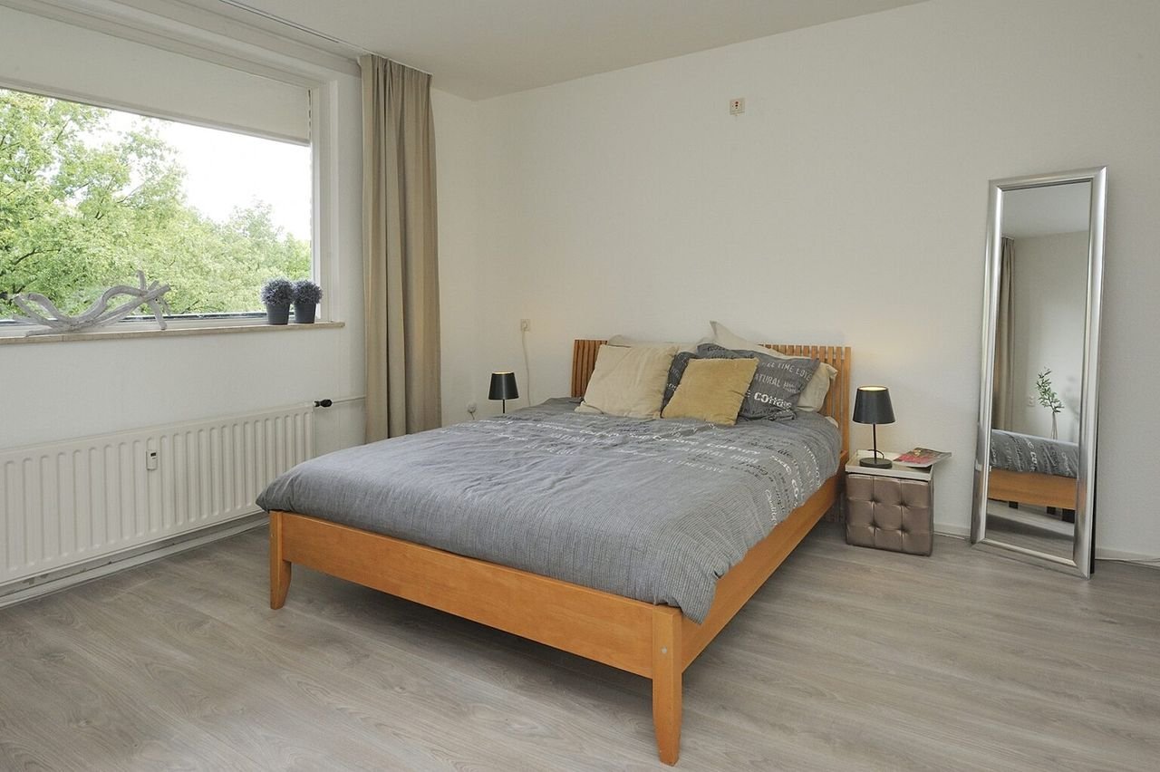 Bright apartment in green Arnhem-Noord - Image 11