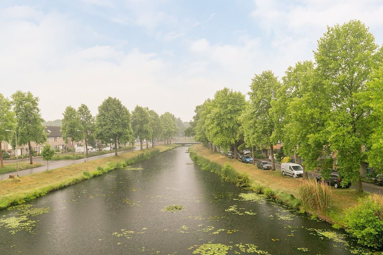 Bright 2-bedroom apartment with balcony - Image 23