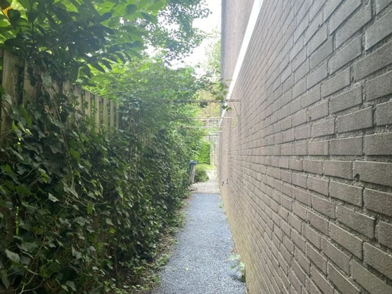 Furnished studio with terrace - Image 13