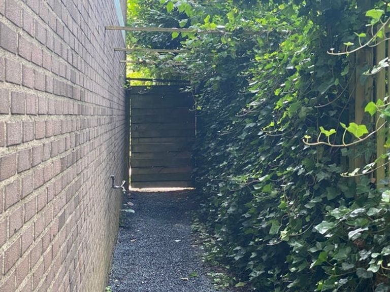 Furnished studio with terrace - Image 12