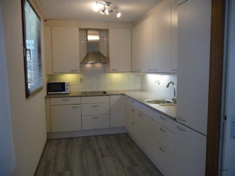 Spacious apartment in the heart of Almere Stad (86 m²) - Image 14