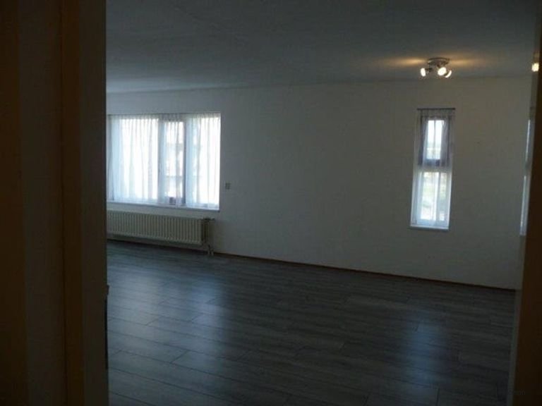 Spacious apartment in the heart of Almere Stad (86 m²) - Image 7