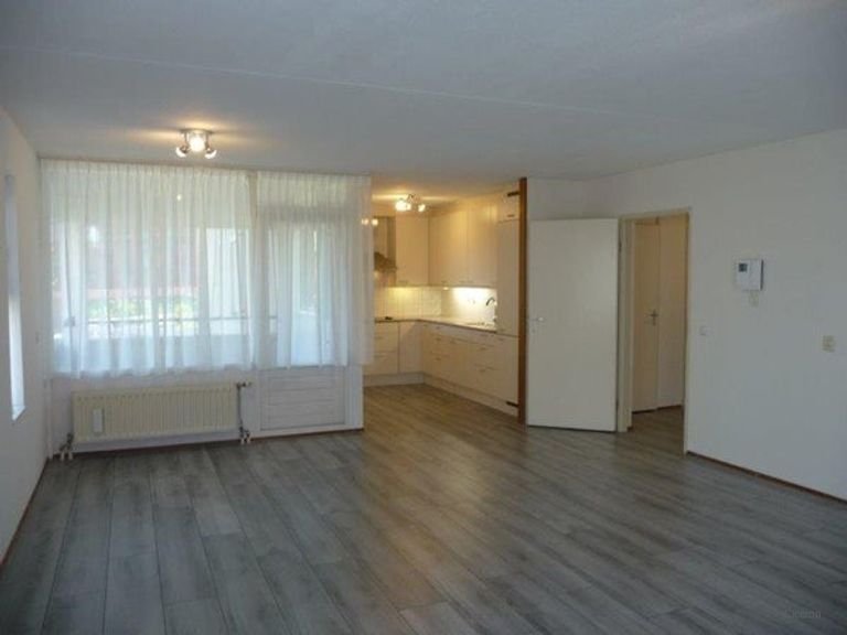 Spacious apartment in the heart of Almere Stad (86 m²) - Image 11