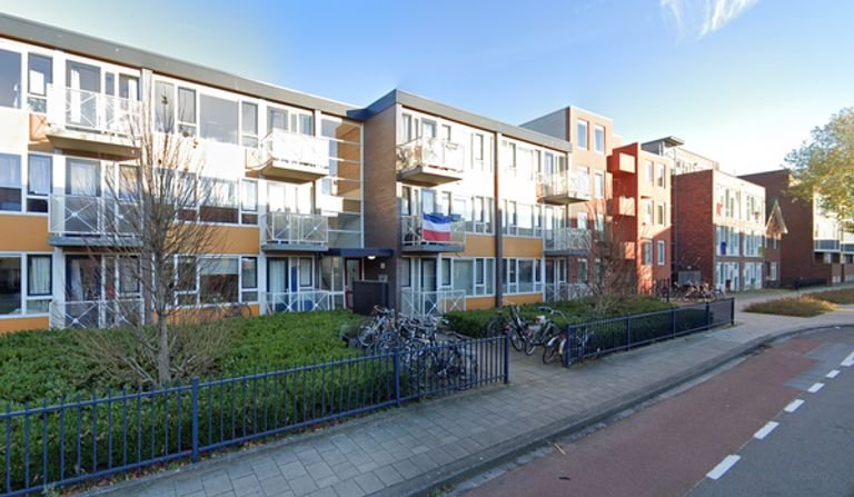 Benedenwoning met balkon en eigen parking - Afbeelding 1