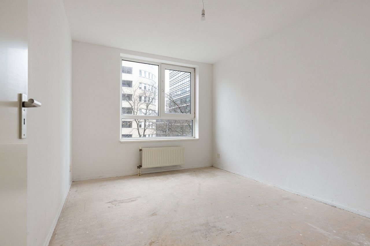 Bright apartment on the Amstel - Image 21