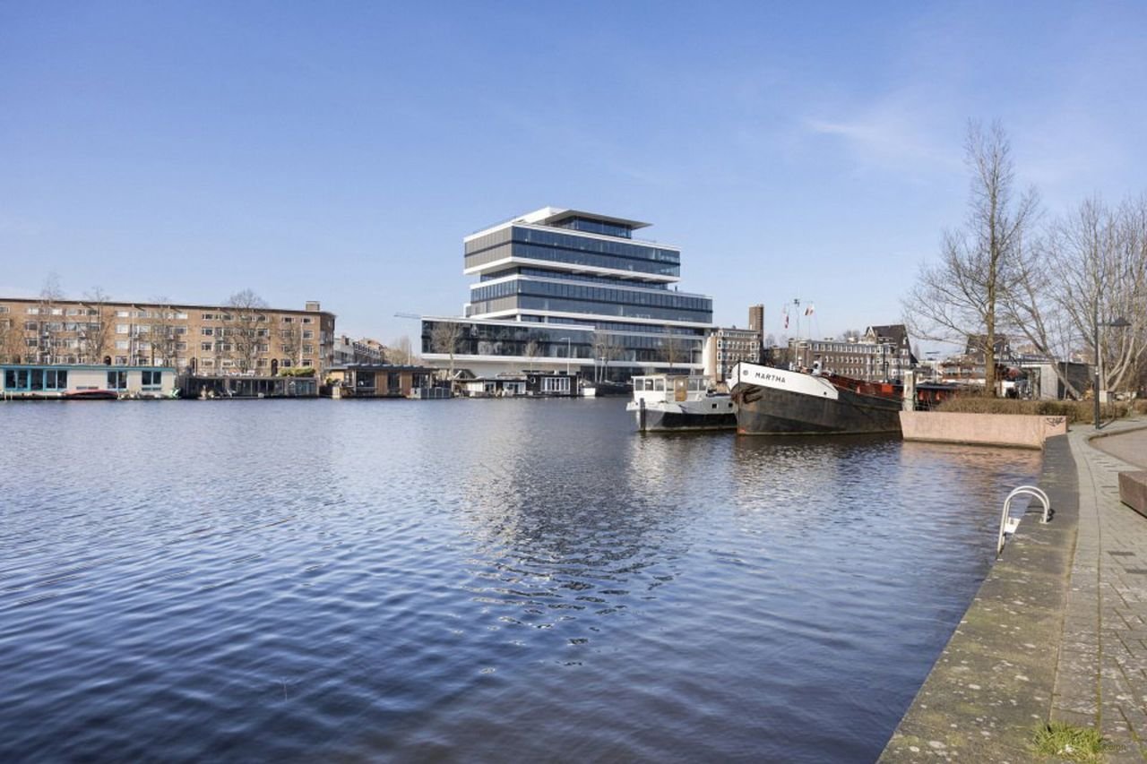 Bright apartment on the Amstel - Image 33