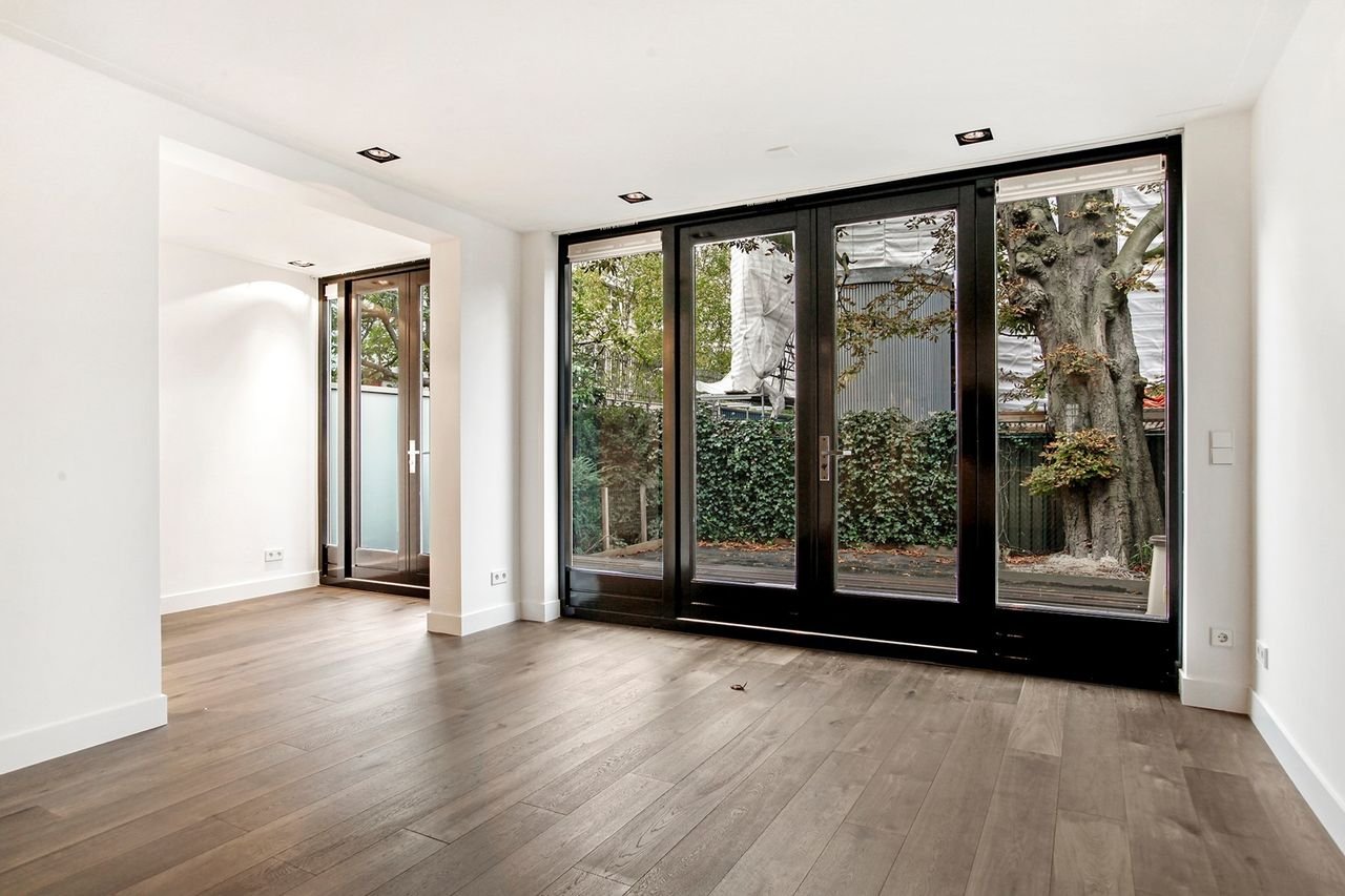 Renovated ground-floor apartment near Vondelpark - Image 2