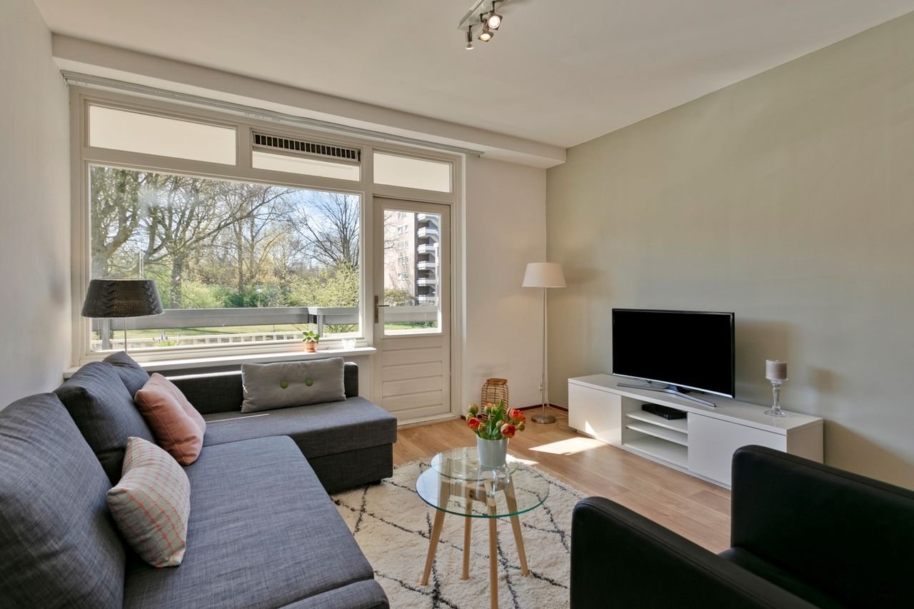 Spacious living next to the Amsterdamse Bos - Image 9