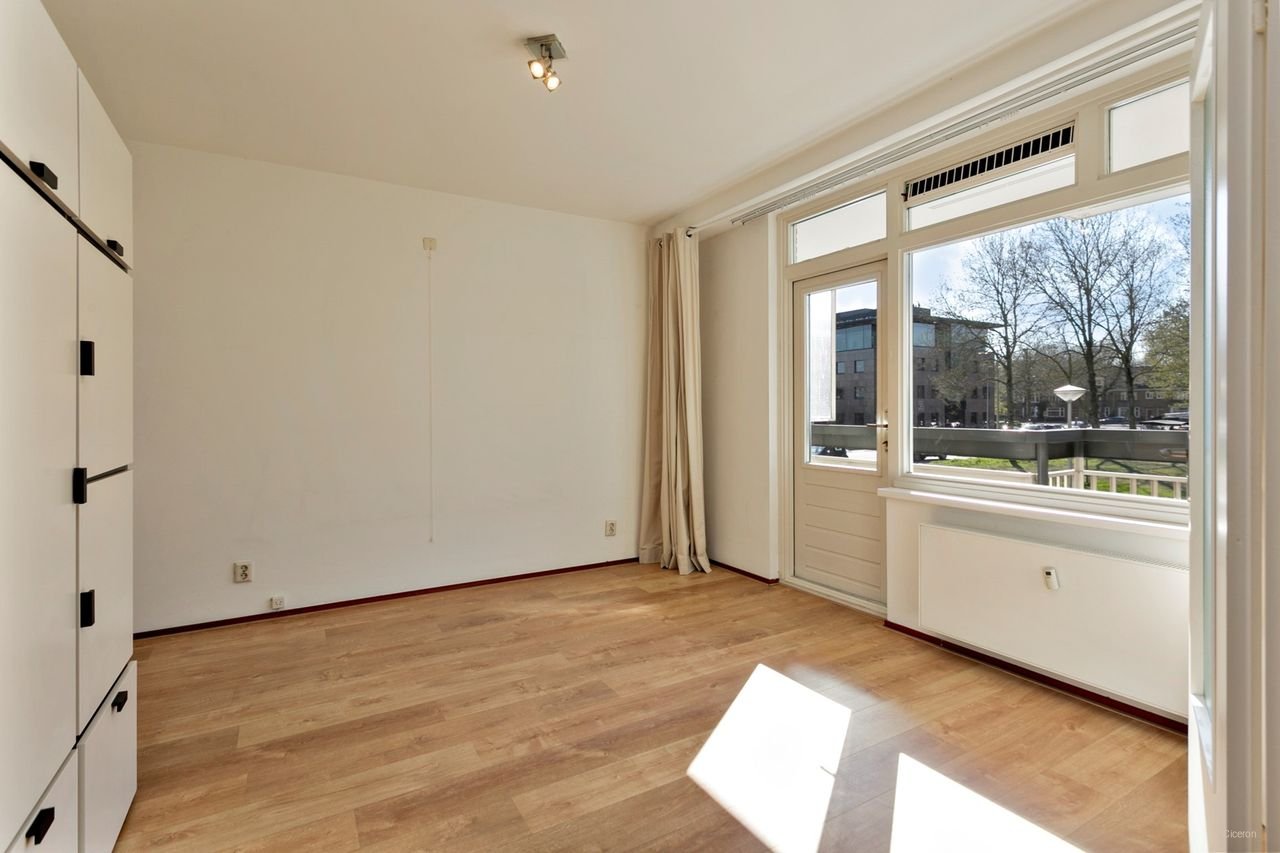 Spacious living next to the Amsterdamse Bos - Image 10