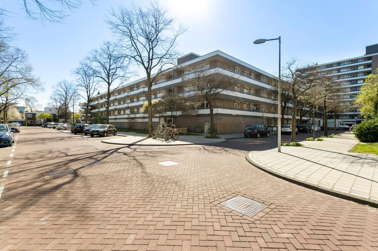 Spacious living next to the Amsterdamse Bos - Image 1