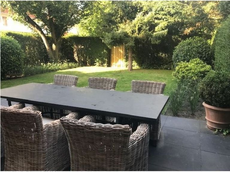 Renovated ground-floor apartment with deep garden - Image 23