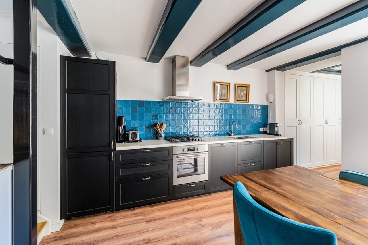 Historic living with garden in the Canal District - Image 3