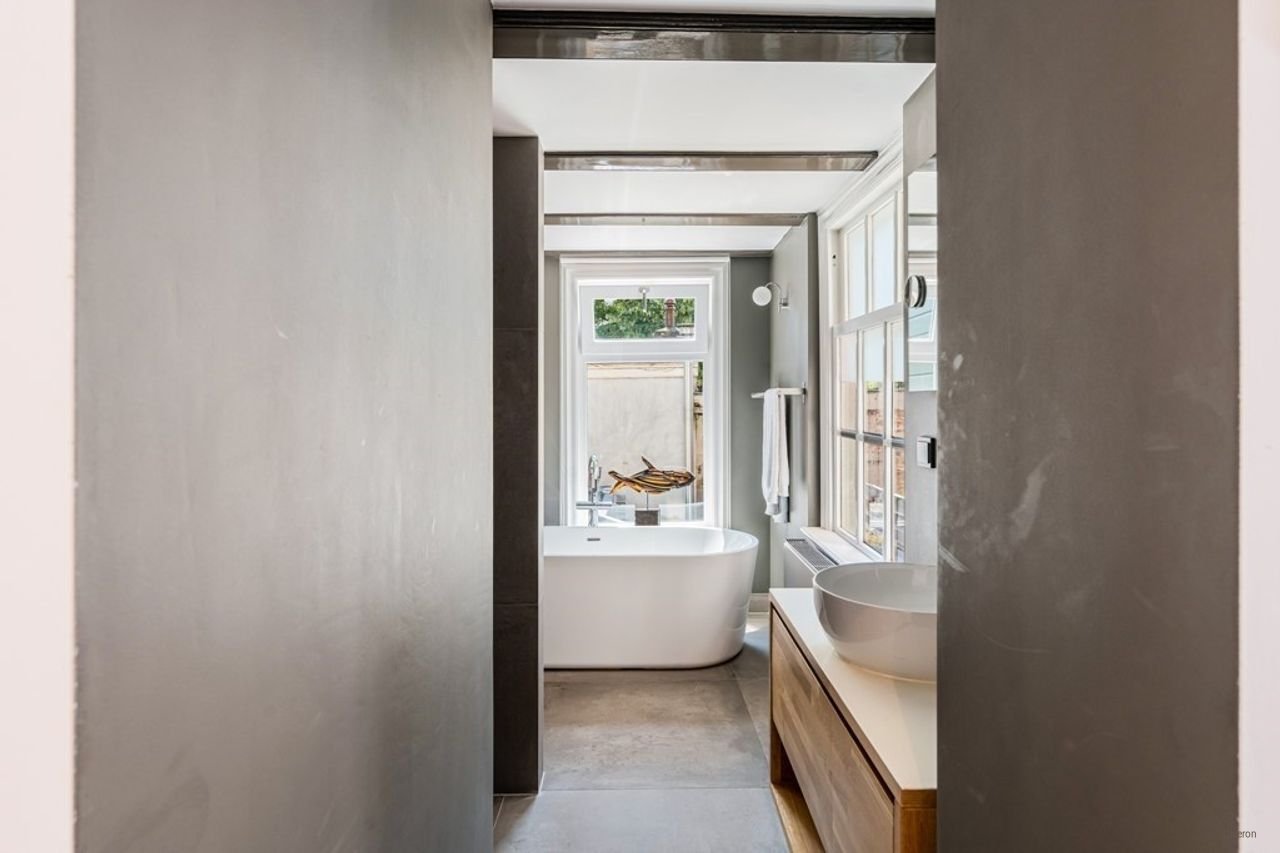 Historic living with garden in the Canal District - Image 20