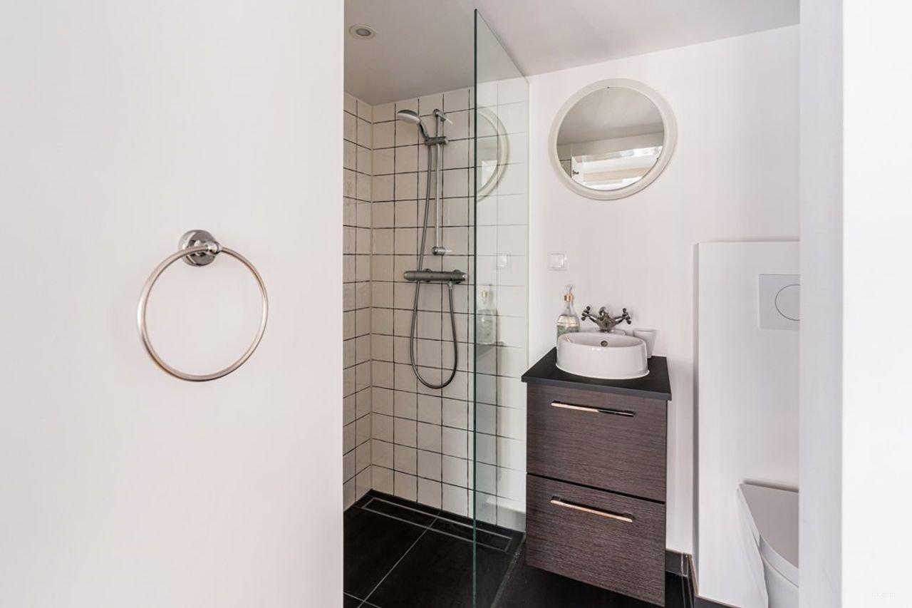 Historic living with garden in the Canal District - Image 32