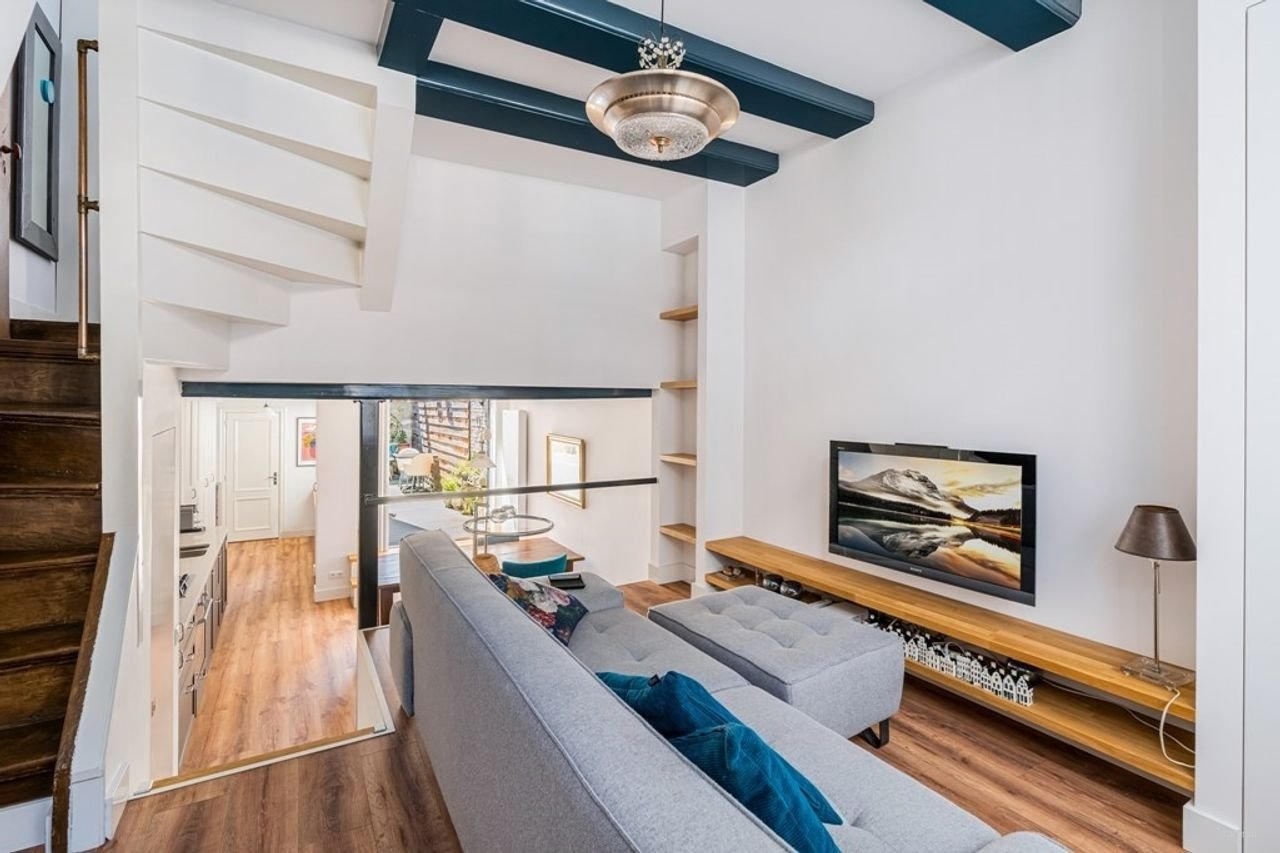 Historic living with garden in the Canal District - Image 9