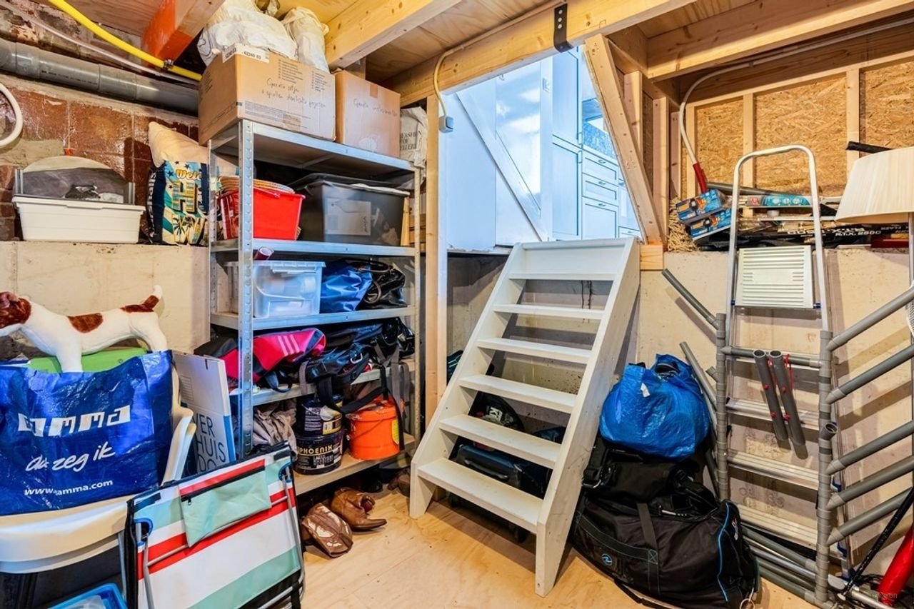 Historic living with garden in the Canal District - Image 36