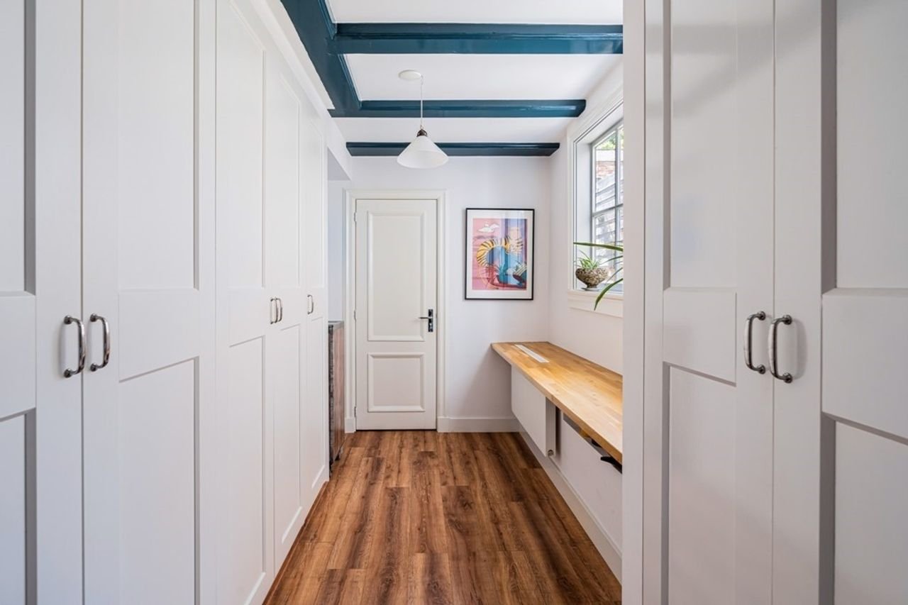 Historic living with garden in the Canal District - Image 26