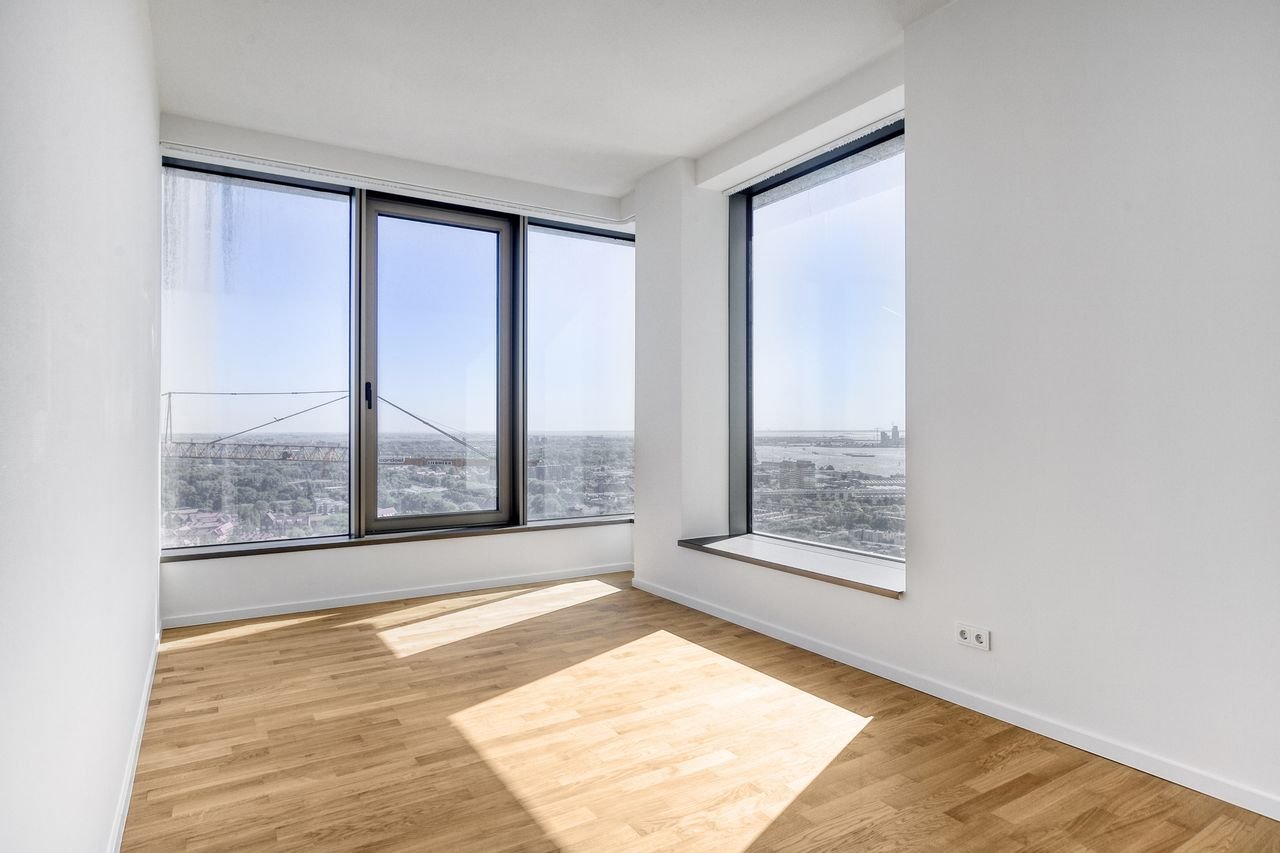 Spacious living on the 15th floor in North - Image 7