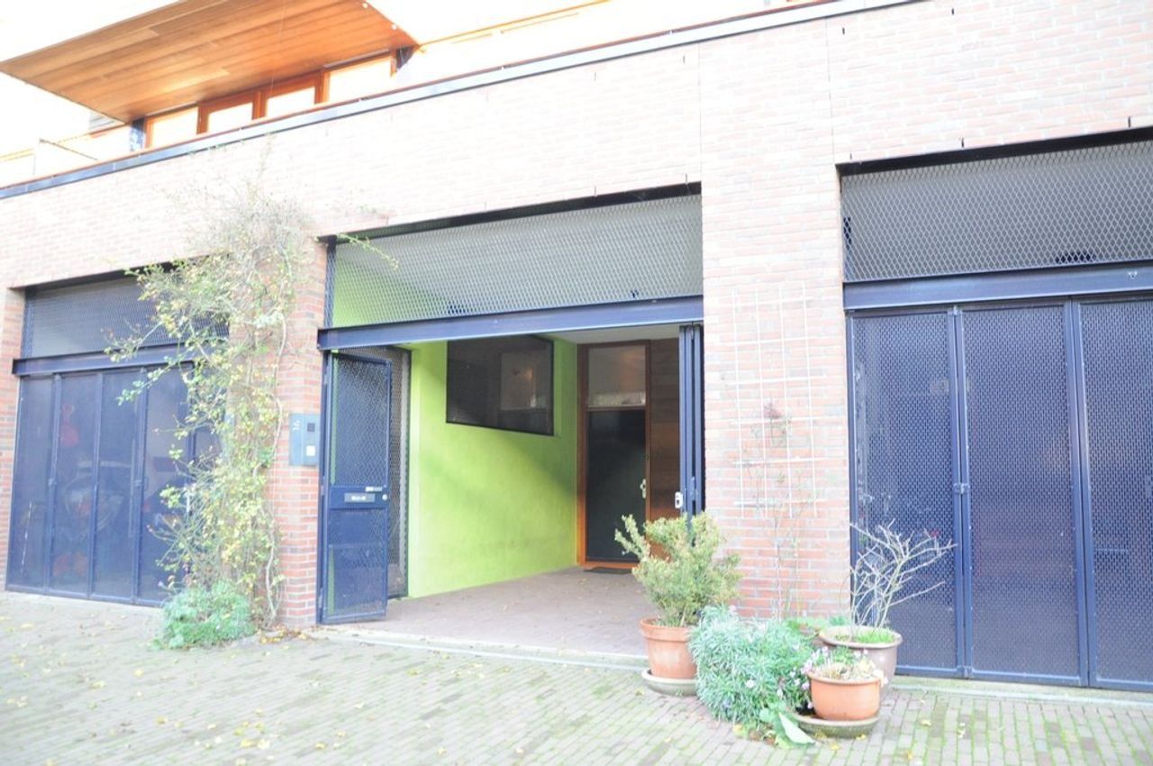 Bright house with garden and private carport - Image 22