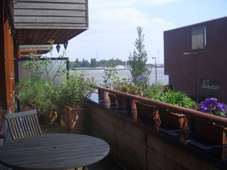 Bright house with garden and private carport - Image 19