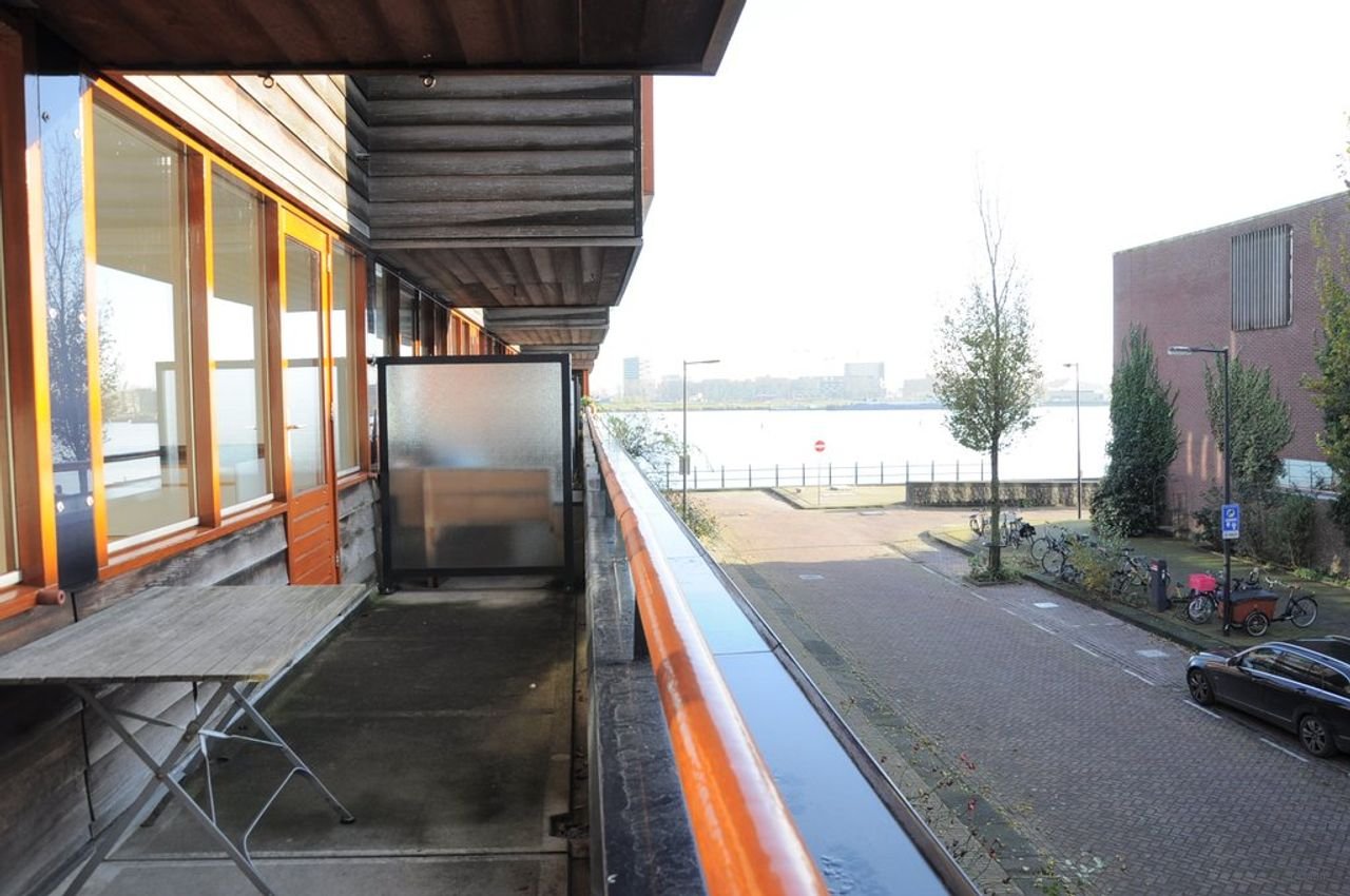 Bright house with garden and private carport - Image 20