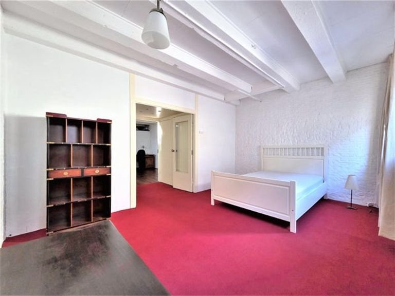 Spacious 120 m² loft with canal view - Image 28