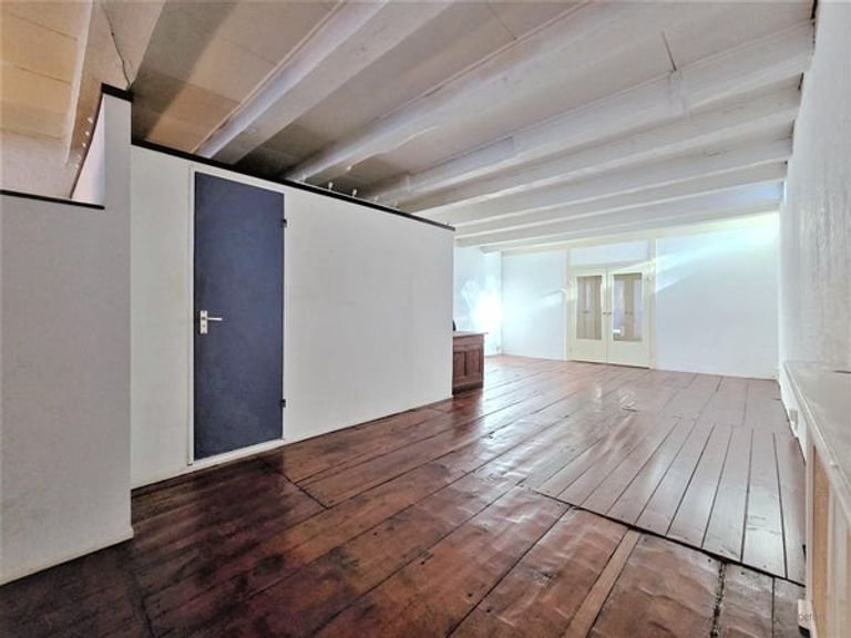 Spacious 120 m² loft with canal view - Image 15