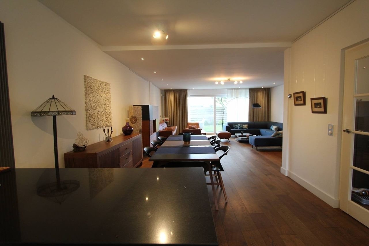 Royaal hoekhuis met zonnige tuin - Afbeelding 3