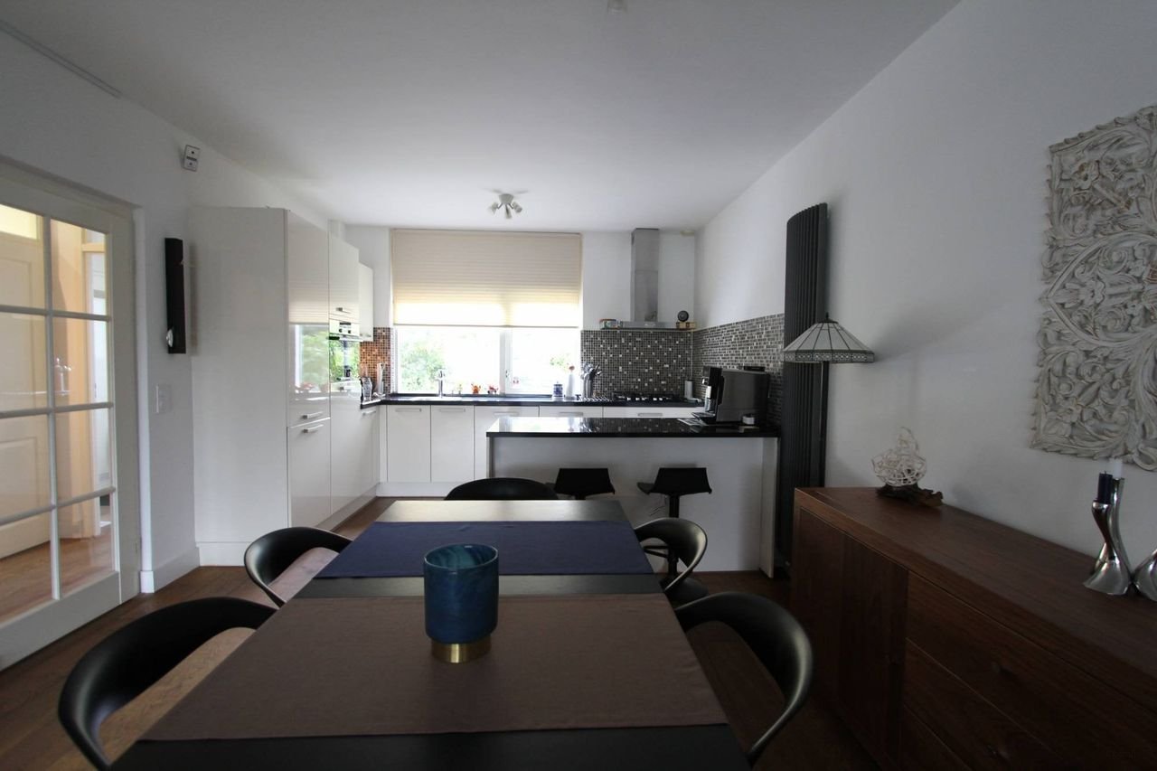 Royaal hoekhuis met zonnige tuin - Afbeelding 10