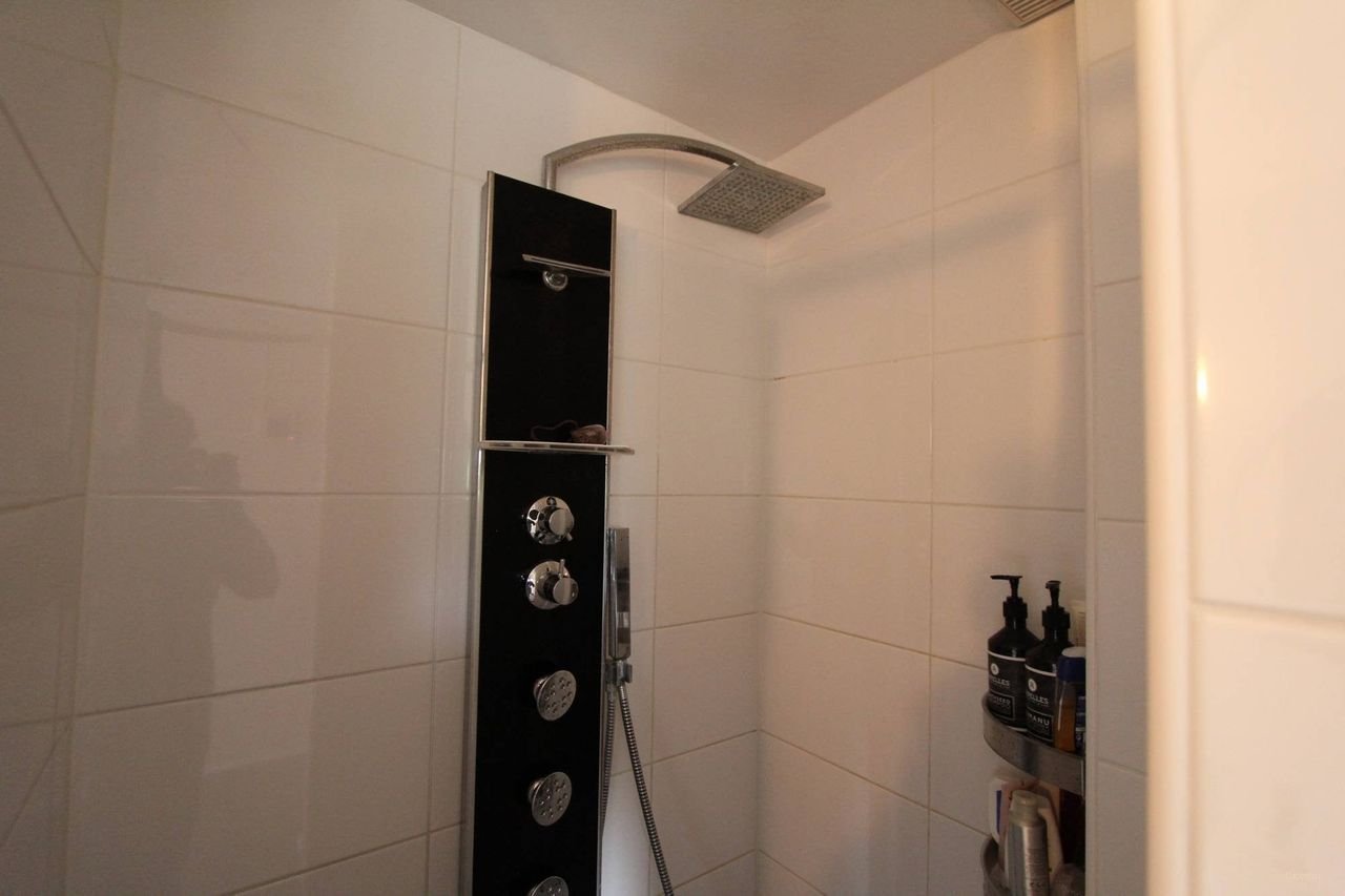 Royaal hoekhuis met zonnige tuin - Afbeelding 18