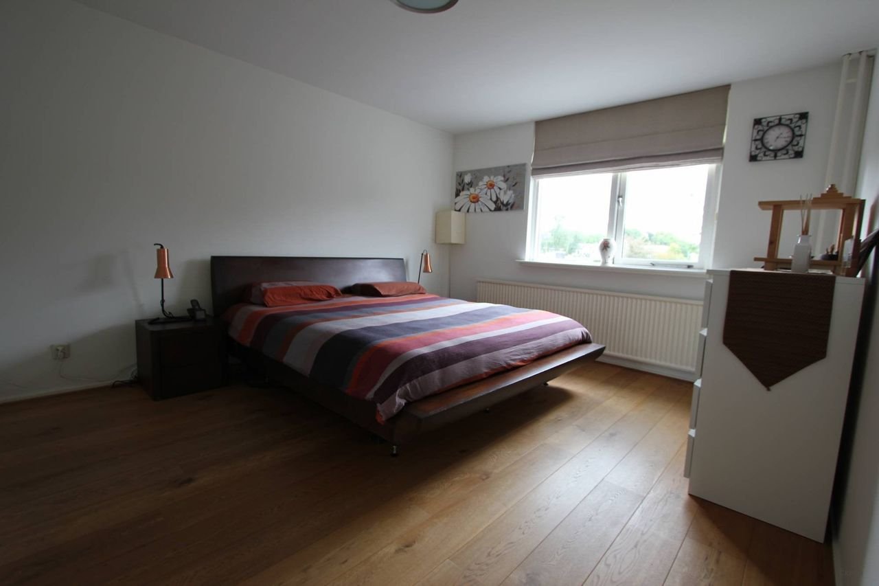 Royaal hoekhuis met zonnige tuin - Afbeelding 13