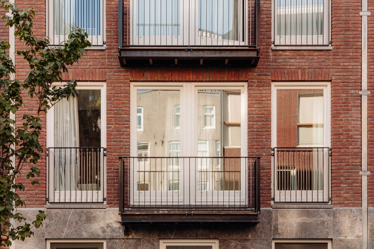 Modern apartment in De Pijp with elevator - Image 2