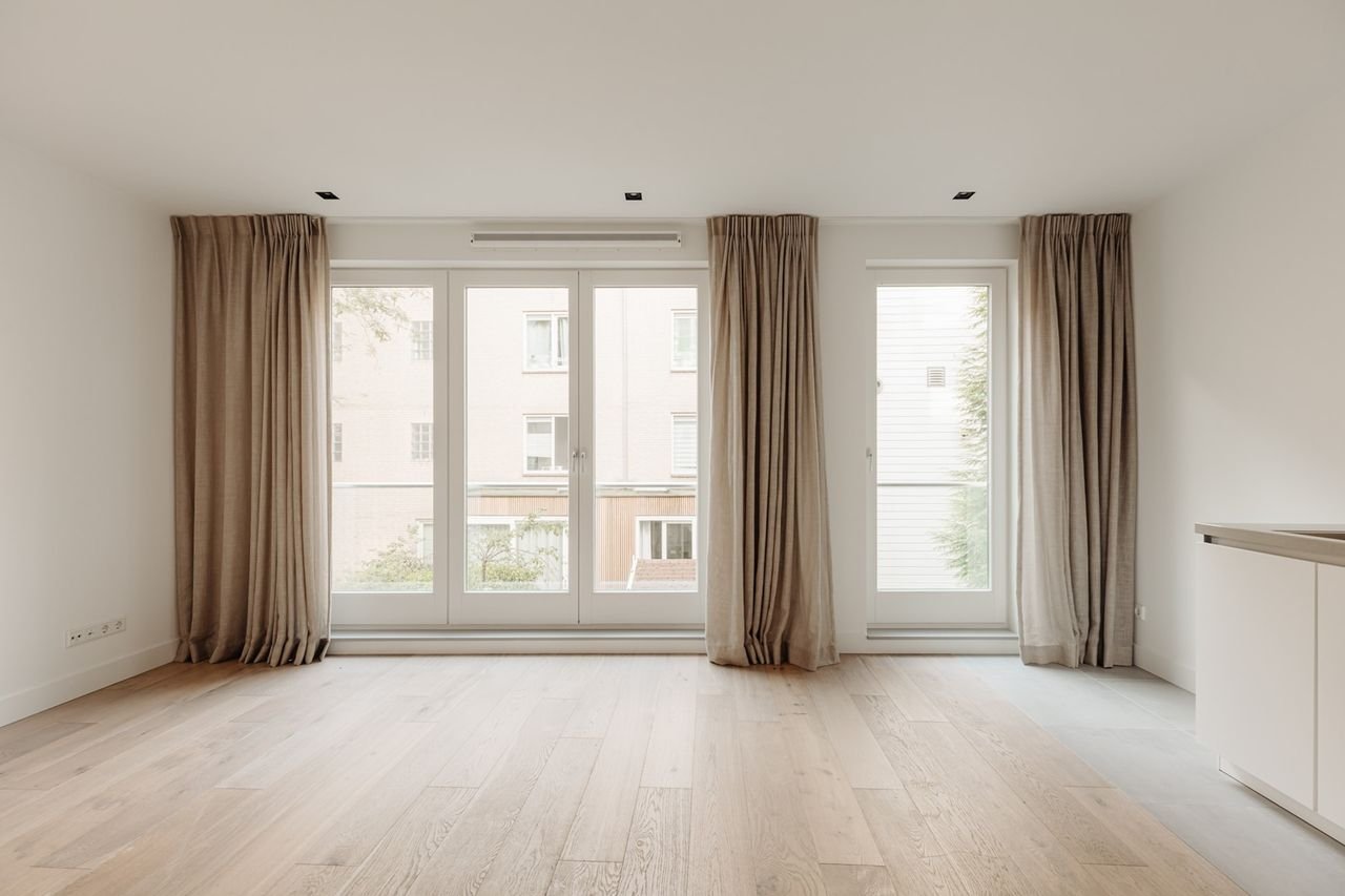 Modern apartment in De Pijp with elevator - Image 3