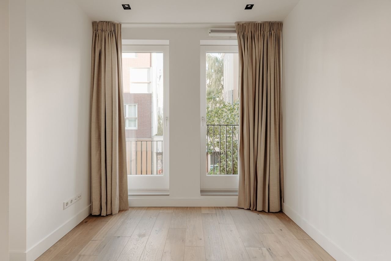 Modern apartment in De Pijp with elevator - Image 10