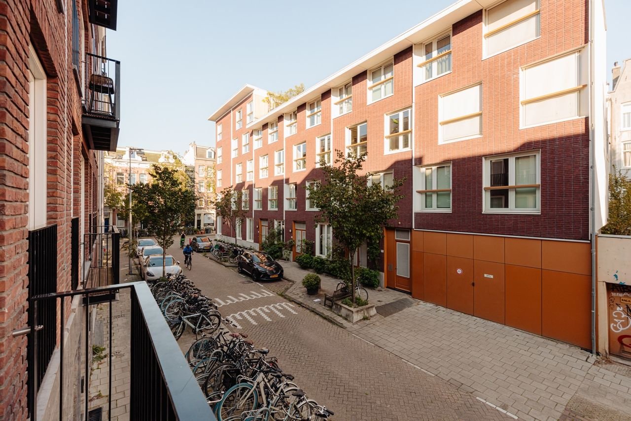 Modern apartment in De Pijp with elevator - Image 12