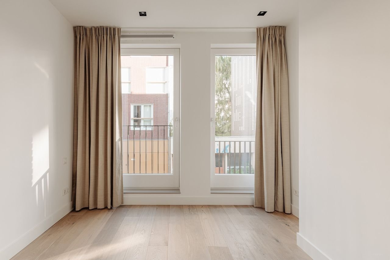 Modern apartment in De Pijp with elevator - Image 14