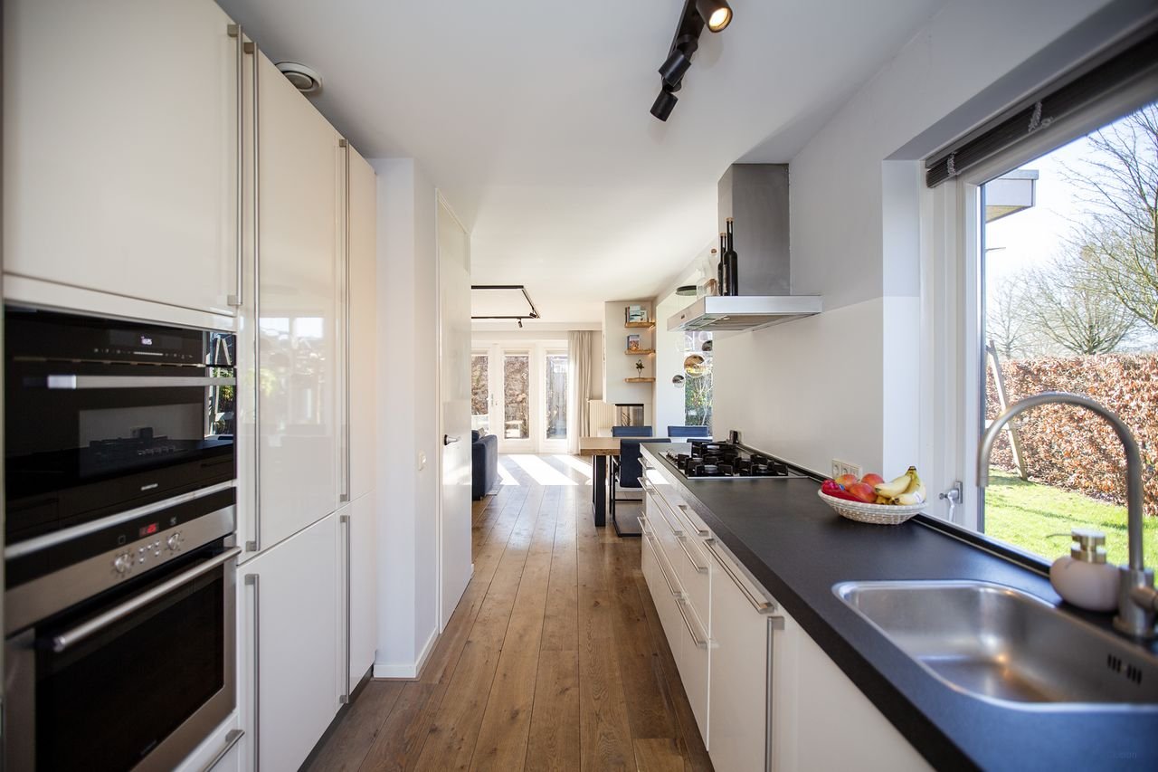 Spacious corner house in green Harmelen - Image 13