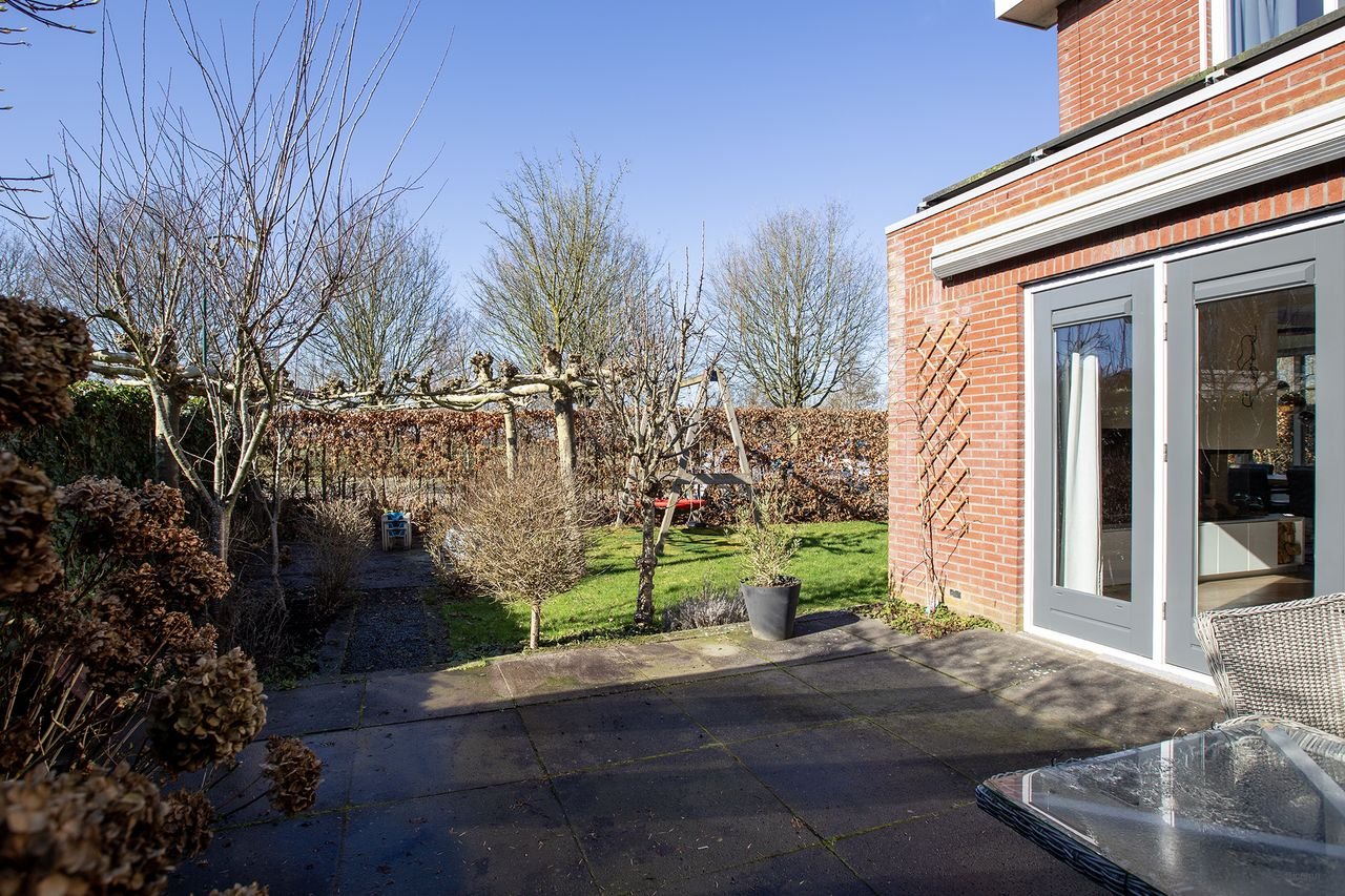 Spacious corner house in green Harmelen - Image 19